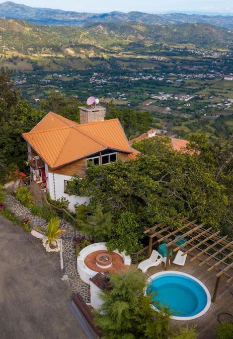 Mansion Dubai-Mountain-Jacuzzi-4Br-Jamaca De Dios Villa Jarabacoa Exterior photo